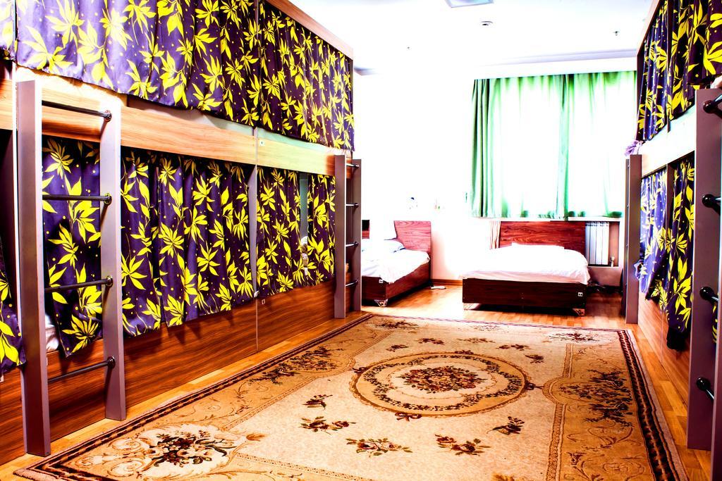 Sky Hostel Almaty Exterior foto